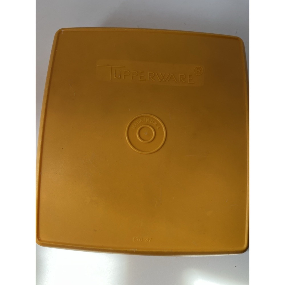 Vintage Tupperware‎ Square Sandwich Keeper Container – Yellow – 6" Collectible